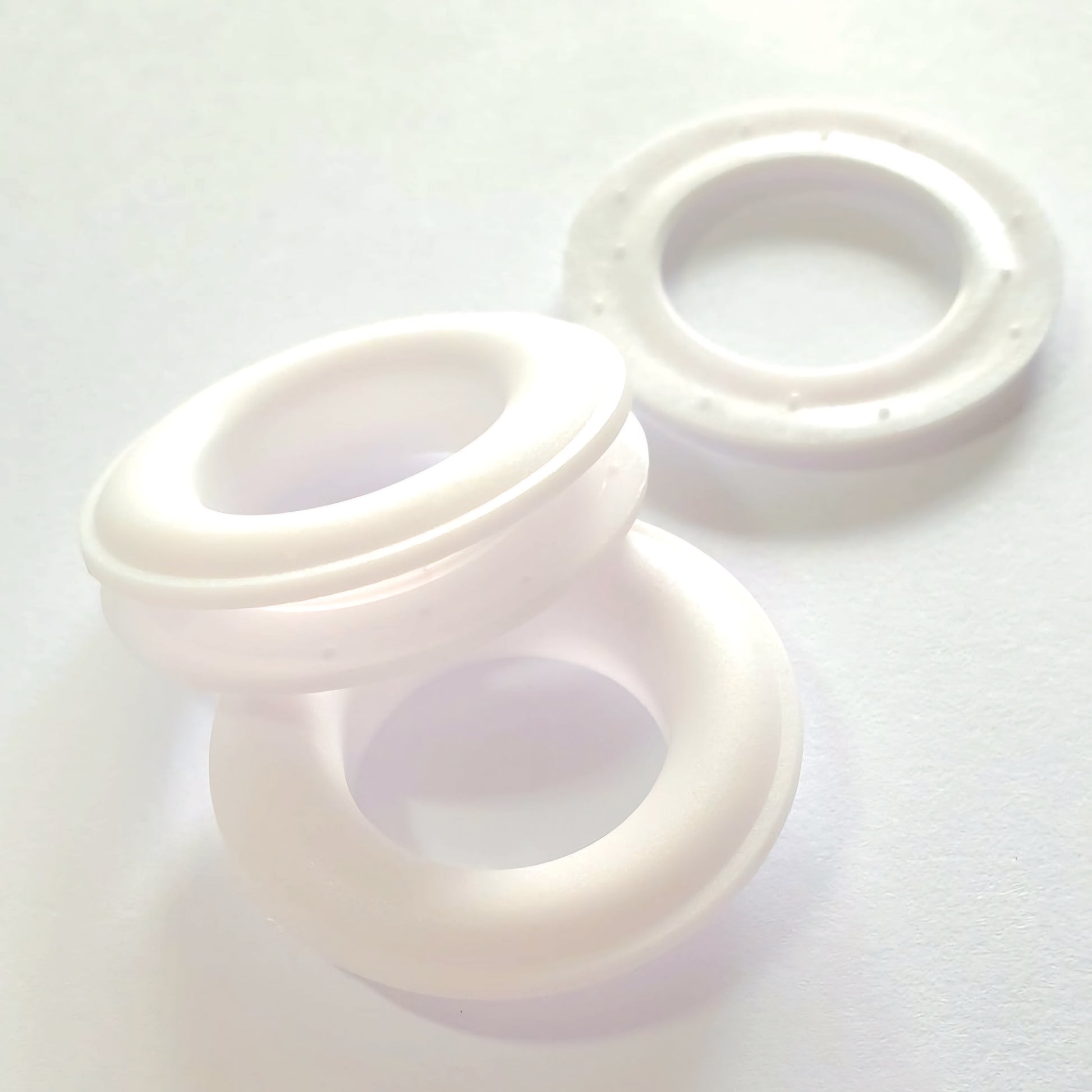 20mm Kunststoffösen Weiß