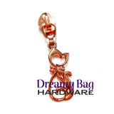 #5 Zipper pull Cat