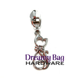 #5 Zipper pull Cat