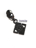 #5 Zipper Pull Square