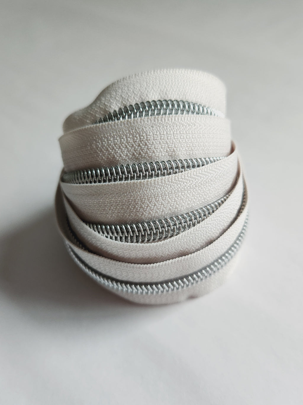 #5 Zipper Tape Vanilla with Nylon Teeth