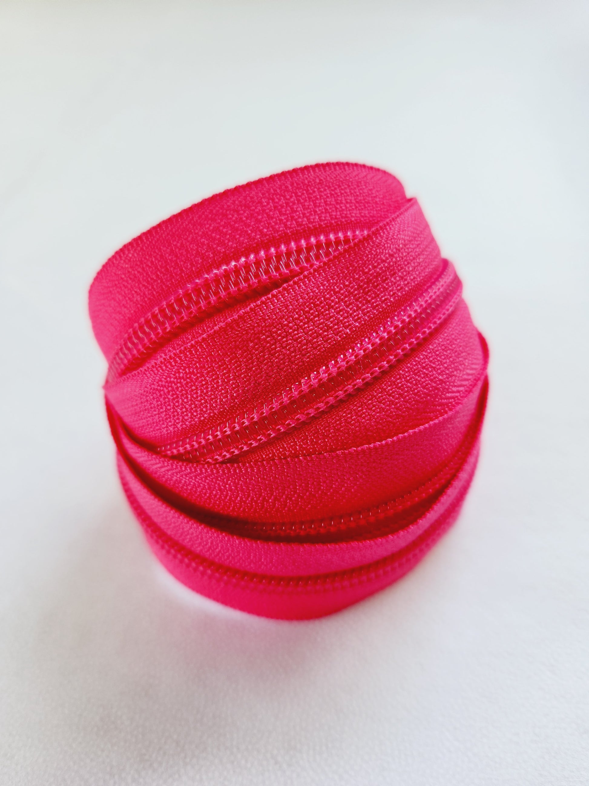 #5 Zipper Tape Hot Pink with Nylon Teeth