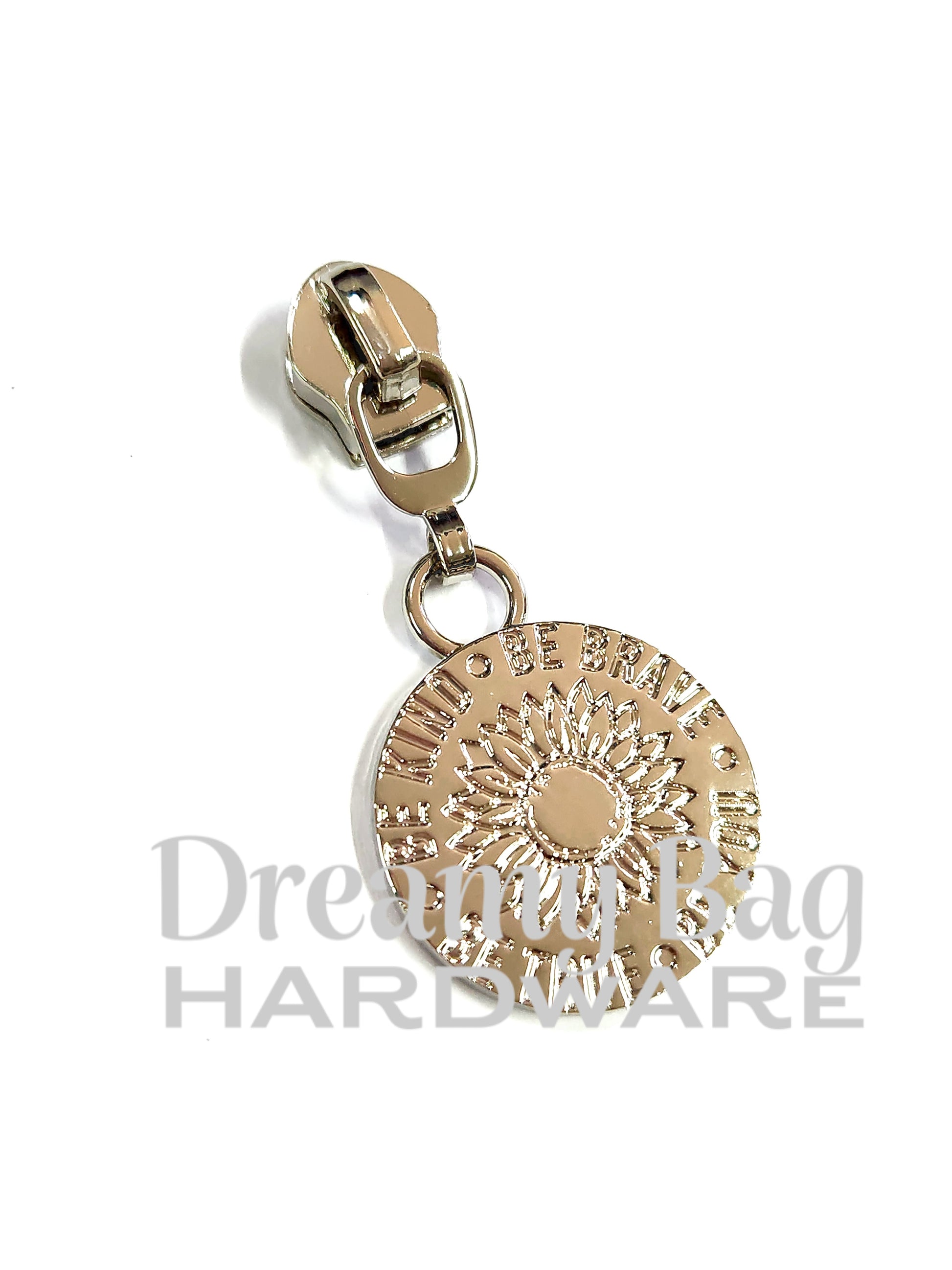 #5 Zipper Pull Be Brave, Be Kind