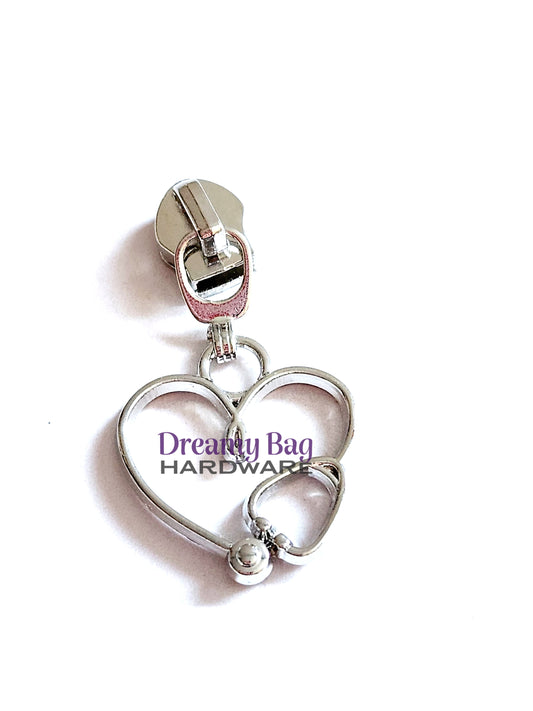 #5 Zipper Pull Dr's Heart