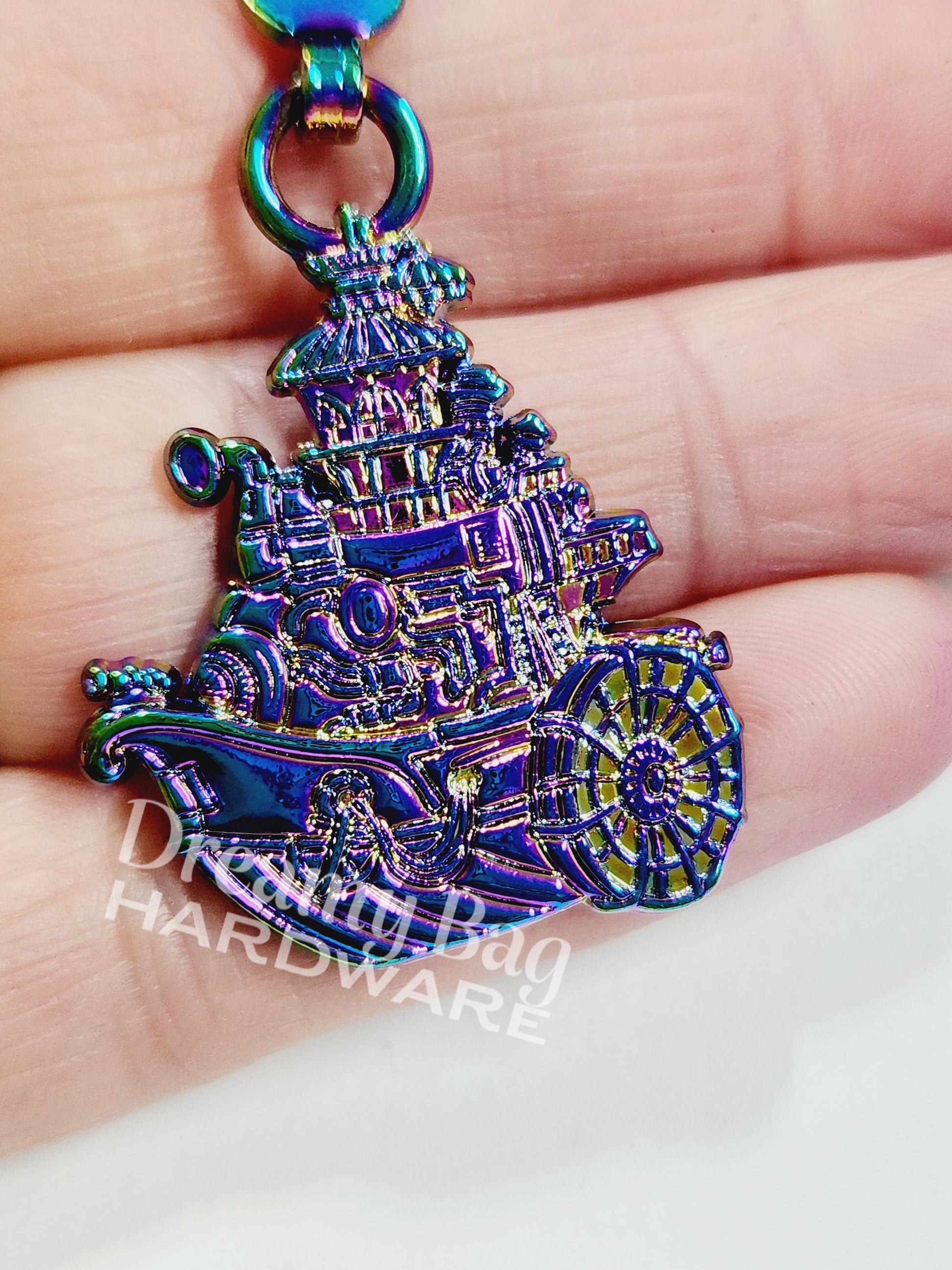 #5 Zipper Pull Boat Stream Punk