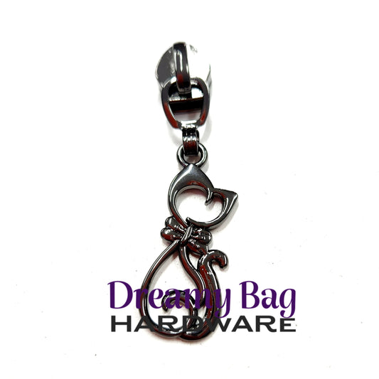 #5 Zipper pull Cat