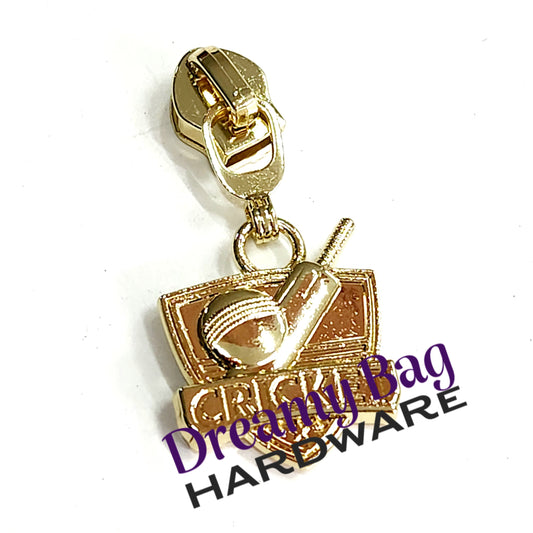 #5 Zipper Pull Cricket Sport