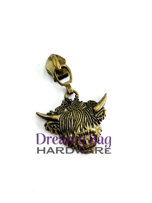 #5 Zipper Pull Mini and Standard Highland Coo (CD Bag making Bling UK)