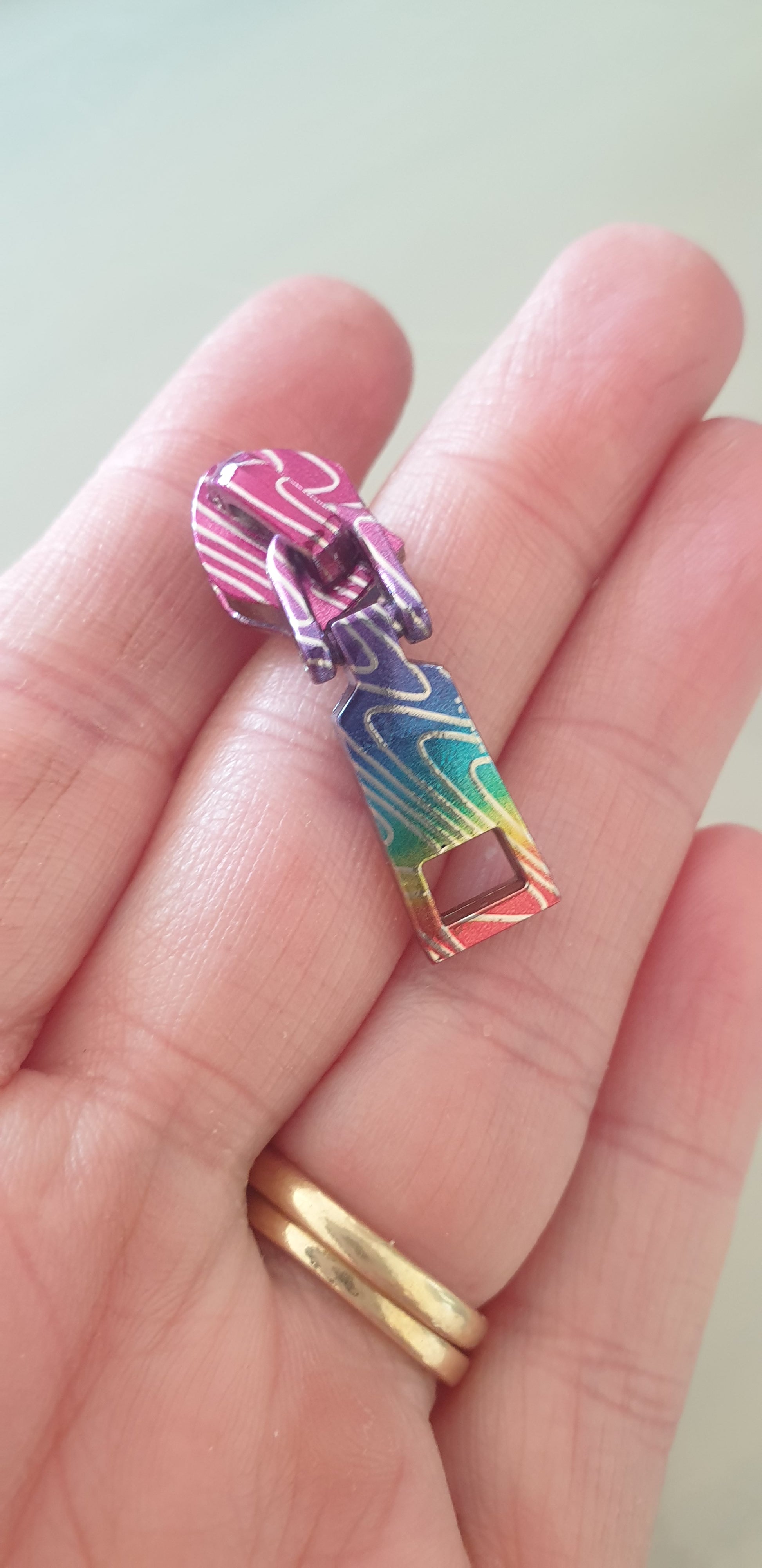#5 Zipper Pull Multi colour